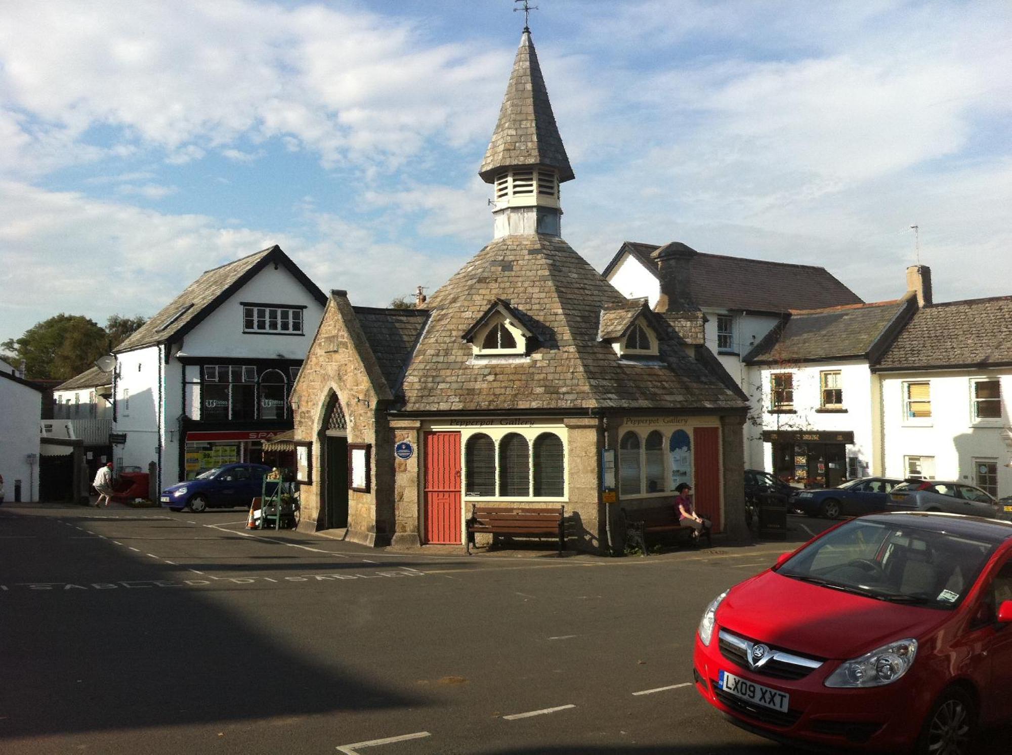 The Three Crowns Hotel Chagford Kültér fotó The Market Cross