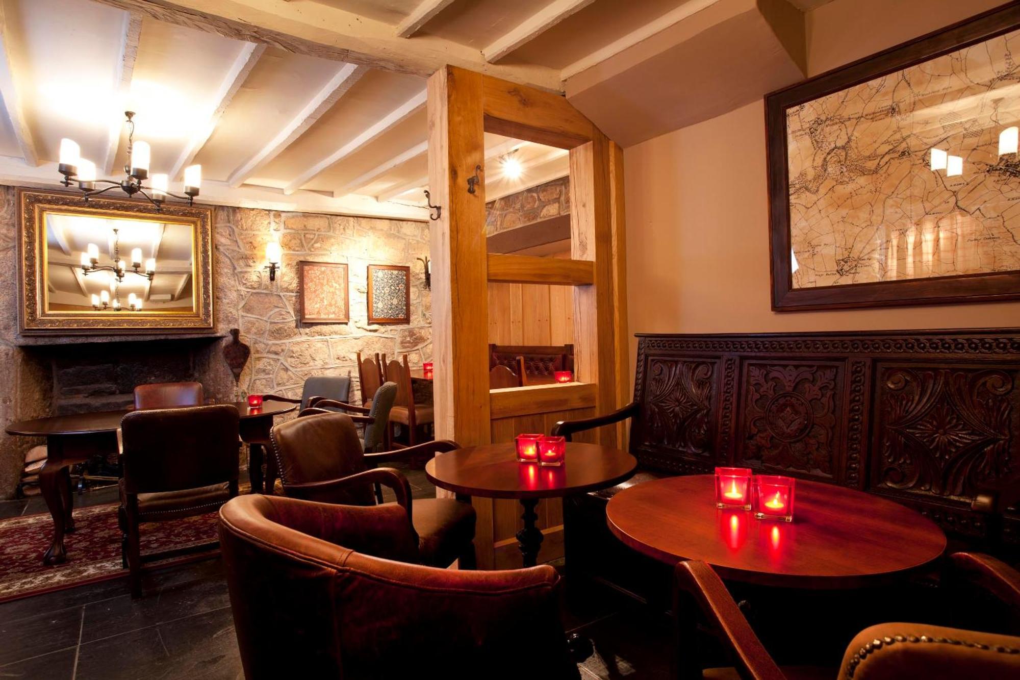 The Three Crowns Hotel Chagford Kültér fotó The interior of the pub